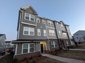 Room in Townhome on Memorial Pkwy in Charlotte, NC - Building Photo
