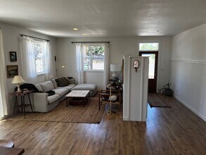 20655 Cooley Rd in Bend, OR - Building Photo - Building Photo