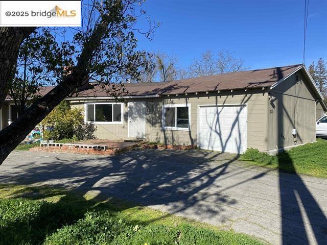 240 Cleaveland Rd in Pleasant Hill, CA - Foto de edificio