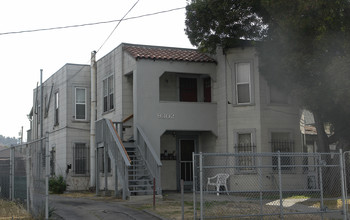 9302 Birch St in Oakland, CA - Building Photo - Building Photo