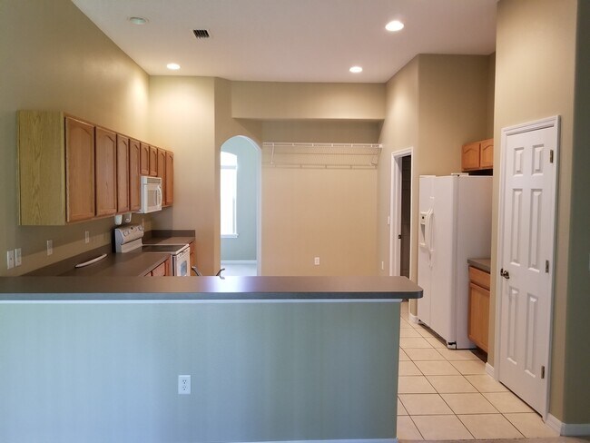 1748 Hickory Ridge Dr in Fruitland Park, FL - Building Photo - Building Photo