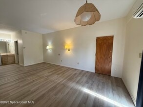 2180 Country Club Dr in Titusville, FL - Foto de edificio - Building Photo