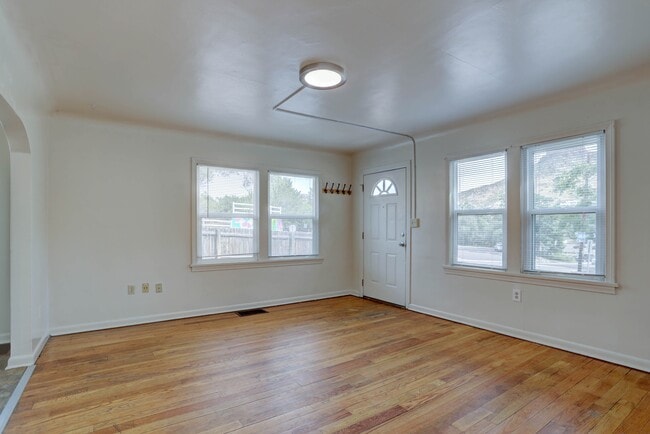 1902 Washington Ave in Golden, CO - Building Photo - Building Photo