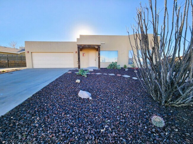600 Stone Canyon Dr in Las Cruces, NM - Building Photo - Building Photo
