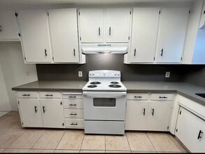 280 W Tuolumne Rd in Turlock, CA - Building Photo - Building Photo