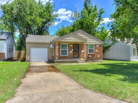 2320 Trosper Pl in Del City, OK - Building Photo