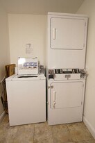 224 Hanover St in Boston, MA - Building Photo