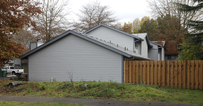 Pacific Apartments in Beaverton, OR - Building Photo - Building Photo