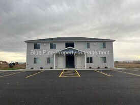 6322 N Freedom Rd in Idaho Falls, ID - Building Photo