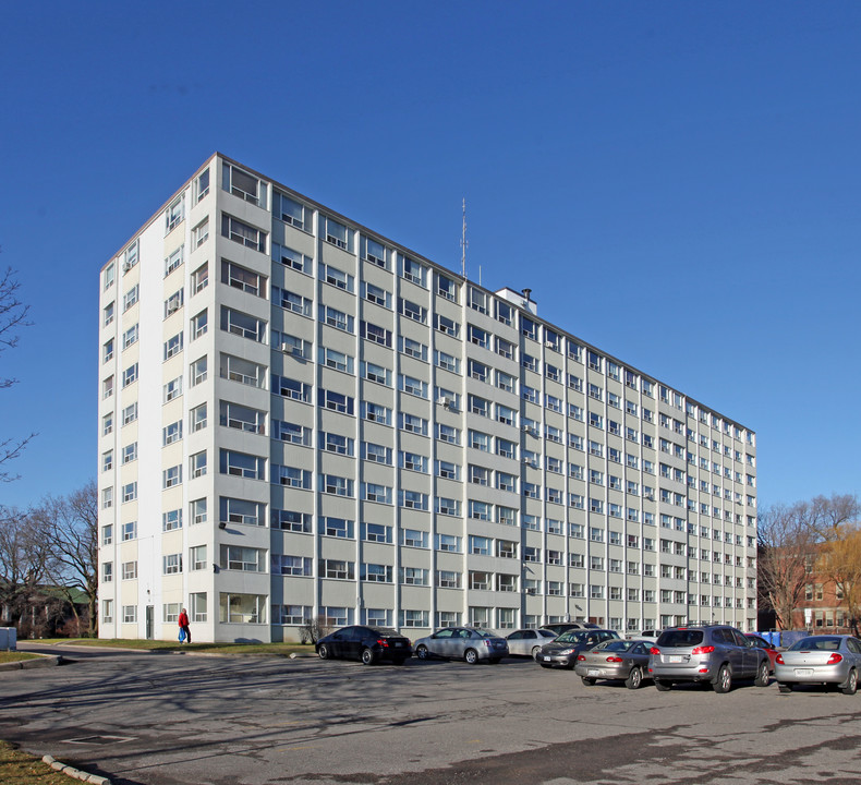 255 Simcoe St N in Oshawa, ON - Building Photo