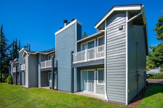 Black Lake Apartments in Olympia, WA - Foto de edificio - Building Photo