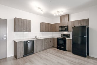 BlueWater Apartments South in Sylvan Lake, AB - Building Photo - Interior Photo