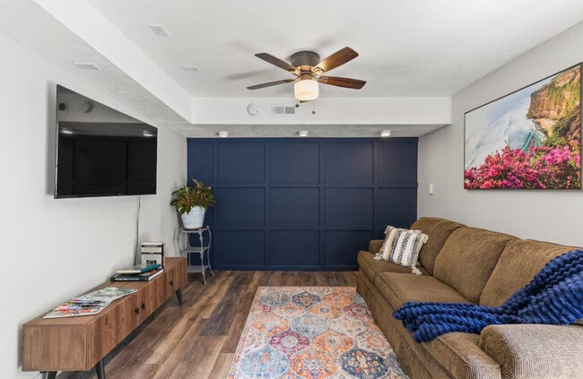 1593 Mill Acres Dr SW, Unit Mamaa's Garden Suite in Atlanta, GA - Foto de edificio - Building Photo