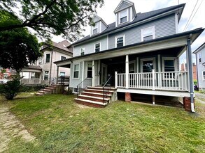22 Winslow Rd, Unit #2 in Brookline, MA - Building Photo - Building Photo
