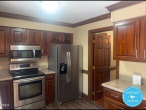 6923 Sandringham Dr in Raleigh, NC - Foto de edificio - Building Photo