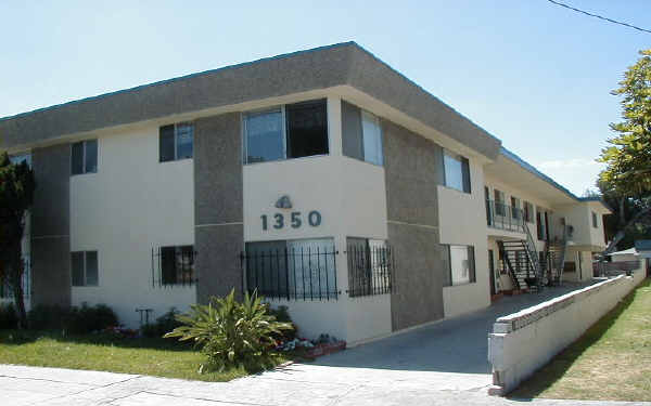 1350 W Carson St in Torrance, CA - Building Photo