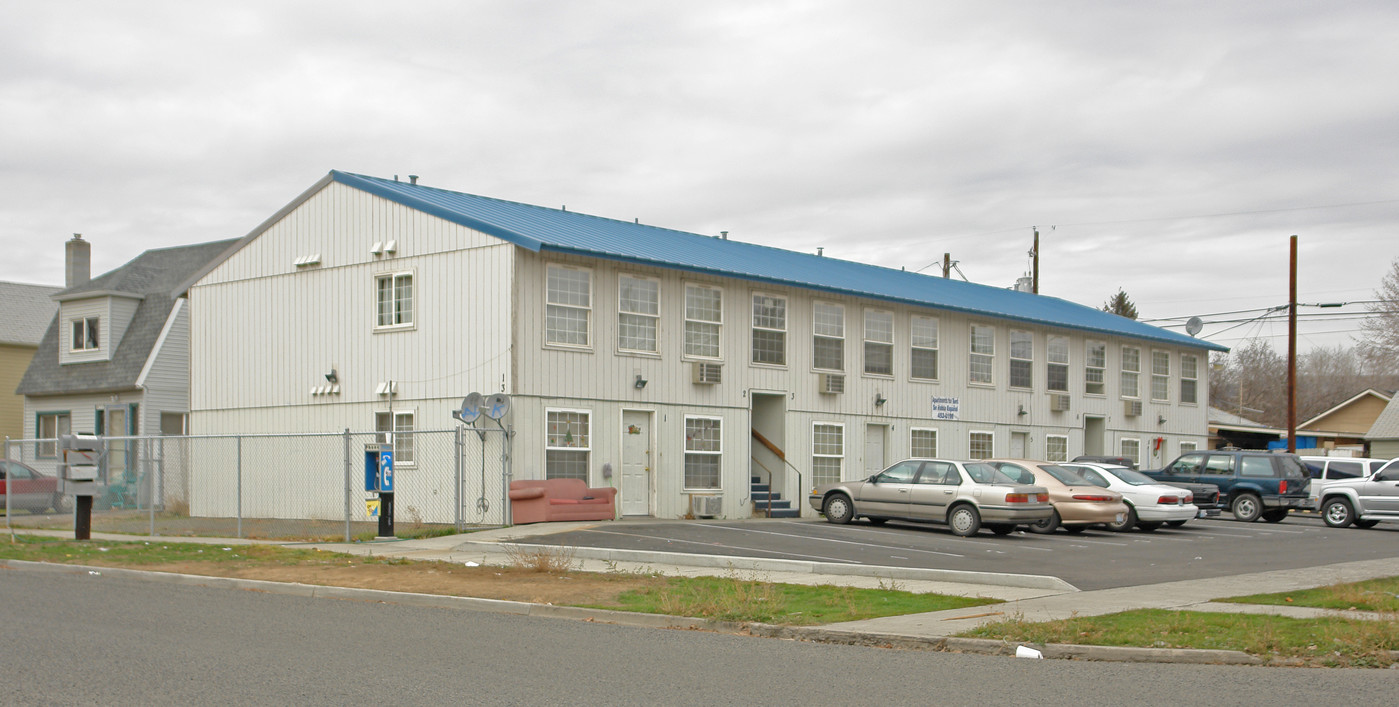 1303 Garfield Ave in Yakima, WA - Foto de edificio