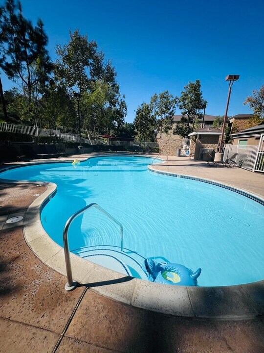 7683 Mission Gorge Rd in San Diego, CA - Foto de edificio