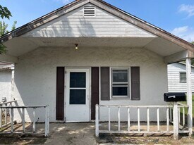 214 N California Ave in Danville, IL - Building Photo