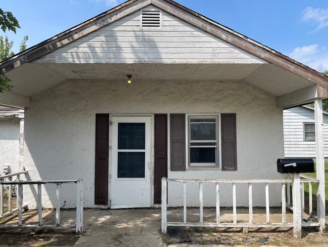property at 214 N California Ave