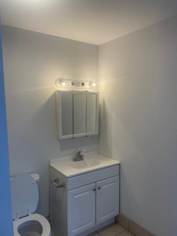 24 Mechanic St, Unit 4 in Webster, MA - Building Photo - Building Photo