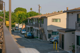 New Sepulveda Apartments II in Van Nuys, CA - Building Photo - Building Photo