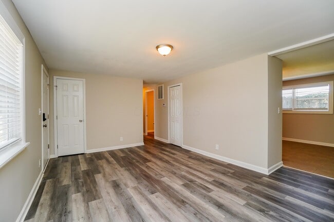 357 Amesbury Dr in Columbus, OH - Building Photo - Building Photo