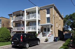 6-8 Elway Ct in Toronto, ON - Building Photo