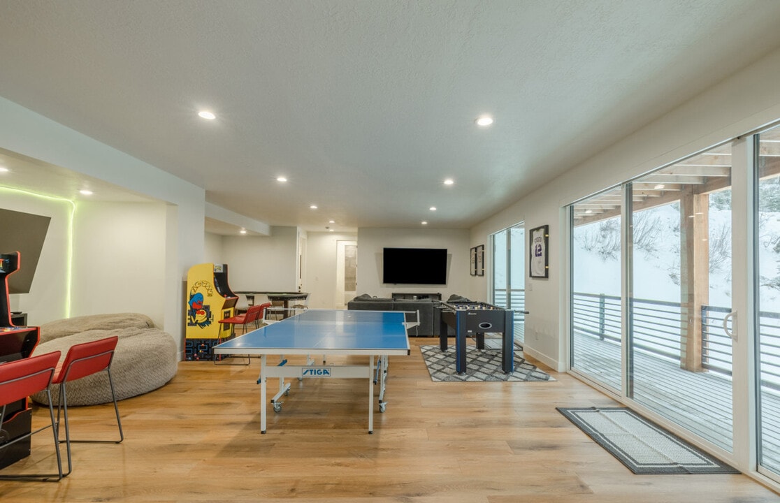 235 Matterhorn Dr in Park City, UT - Building Photo