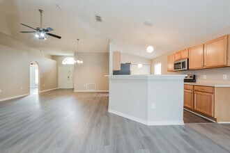 1169 Amanda Kay Cir in Sanford, FL - Building Photo - Building Photo