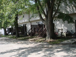 705 N Golfcrest Rd in Normal, IL - Building Photo - Building Photo