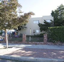 6222 Cahuenga Blvd Apartments