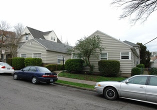 Stanford Court in Portland, OR - Building Photo - Building Photo