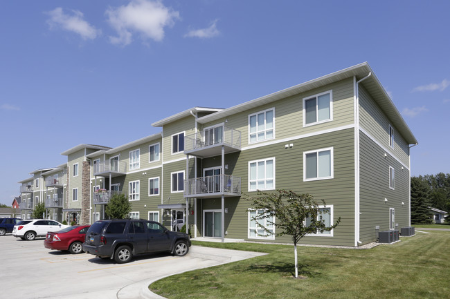 Agassiz in Grand Forks, ND - Foto de edificio - Building Photo