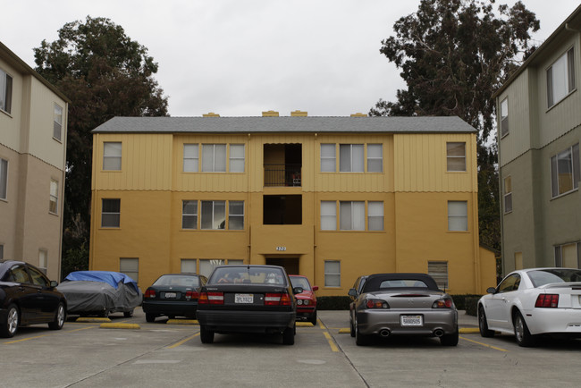 370 Estudillo Ave in San Leandro, CA - Building Photo - Building Photo