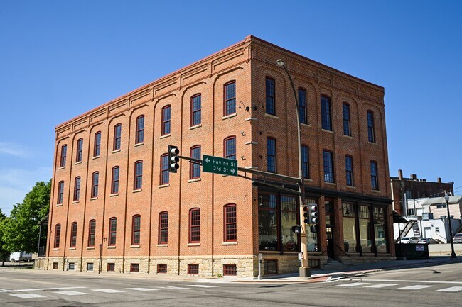 Lofts on 1st and 3rd in Faribault, MN - Foto de edificio - Building Photo