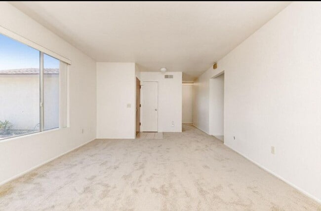 10420 Greenford Dr in San Diego, CA - Building Photo - Building Photo