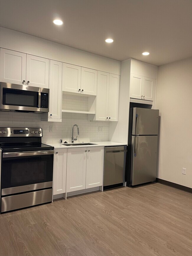 2613 3rd Ave W, Unit B in Seattle, WA - Foto de edificio - Building Photo