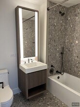 1 W 60th St in New York, NY - Building Photo - Building Photo