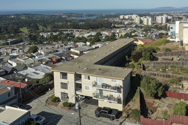 100 Vendome Ave in Daly City, CA - Building Photo - Building Photo