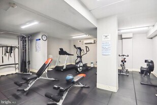 4000 Tunlaw Rd NW in Washington, DC - Building Photo