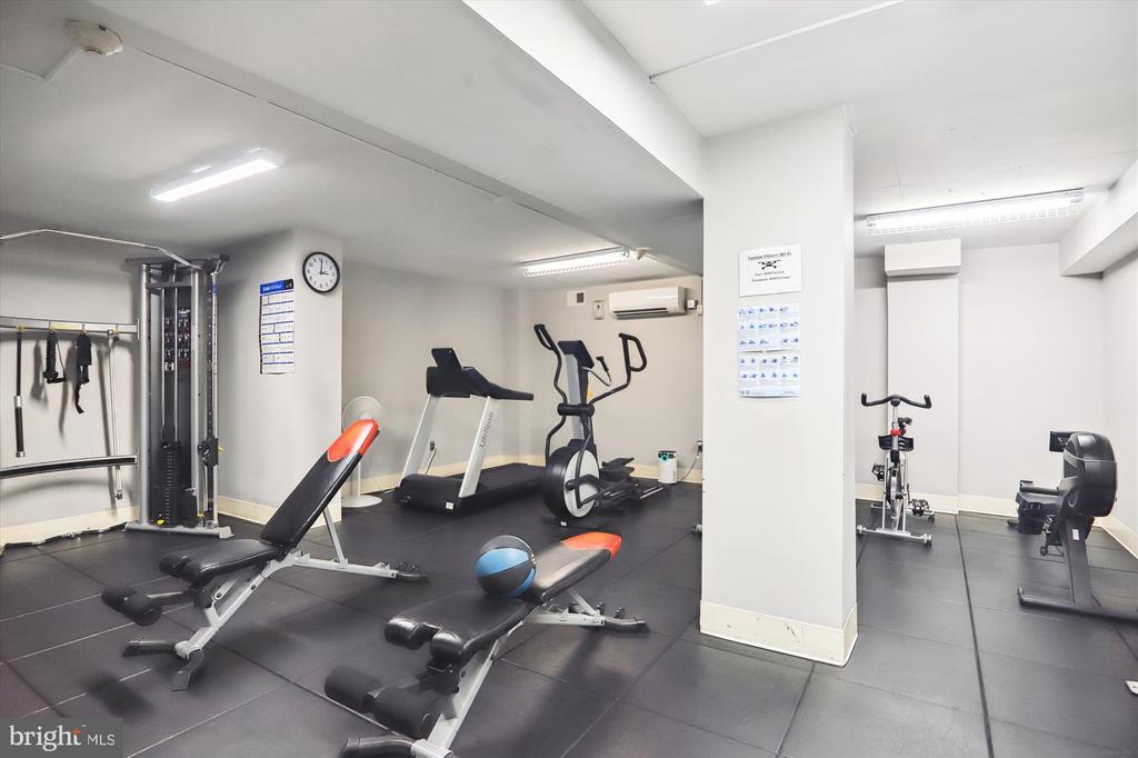 4000 Tunlaw Rd NW in Washington, DC - Building Photo