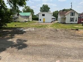 213 E Winter St in Delaware, OH - Building Photo - Building Photo