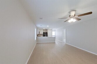 911 Ponderosa Ln in Princeton, TX - Foto de edificio - Building Photo