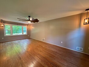 2305 Rosedown Dr in Reston, VA - Building Photo - Building Photo