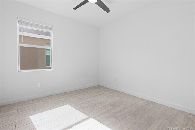 property at 2731 NE Breezeway Cir