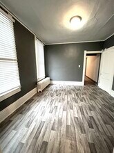 1401 E Richwoods Blvd, Unit 1 in Peoria, IL - Building Photo - Building Photo