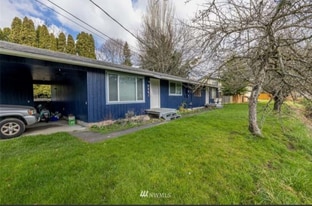 2201 Happy Ct in Bellingham, WA - Building Photo