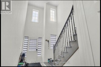 1207 Drinkle Cres in Oshawa, ON - Building Photo - Building Photo