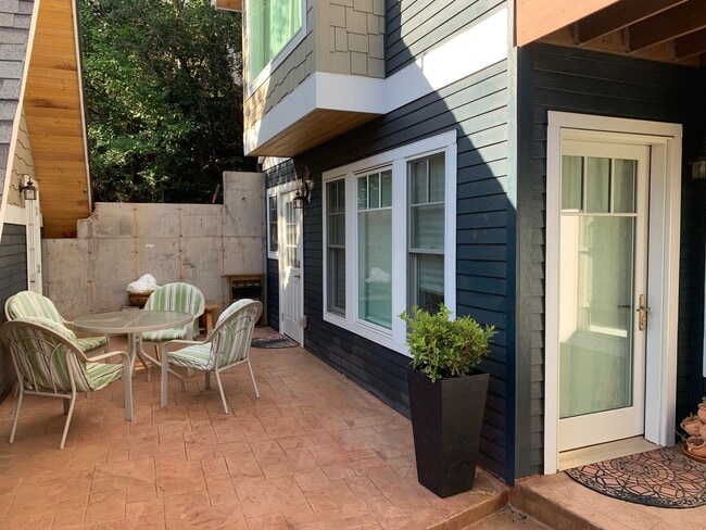 property at 212 Illinois Ave